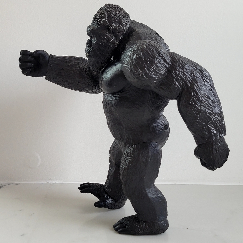 11-inch Giant Kong action figure by Playmates Toys Godzilla vs. Kong Movie - Picture 7 of 13